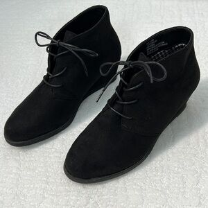 It’s OK faux black suede lace up wedge ankle boots size 8.5 NWOT